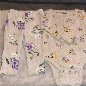 Old navy floral grey onesie/pants 12-18M
